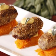 Панированные утиные колбаски