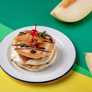 Панкейк с пряной дыней и сливочным кремом