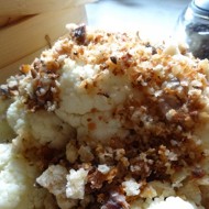 Паровая цветная капуста с сухариками