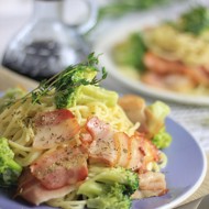 Паста с брокколи и беконом