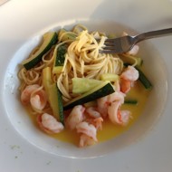 Паста с цукини и королевскими креветками
