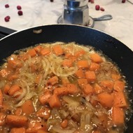 Паста с колбасками, тыквой и рикоттой