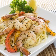 Паста с креветками и лимоном
