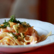 Паста с креветками в имбирно-сливочном соусе