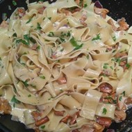 Паста с лисичками и сливочным соусом