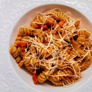 Паста с рикоттой и томатами