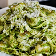 Паста с соусом из авокадо