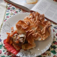 Пастуший пирог с корочкой из слоеного теста