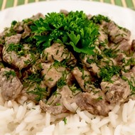 Печень по-строгановски