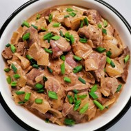 Печень с луком в сметане