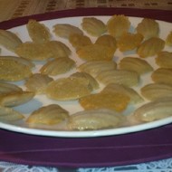 Печенье «Мадлен» с сиропом шиповника