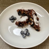 Печенье с голубикой, грецким орехом и черносливом