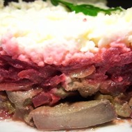 Печеночный салат со свеклой