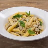 Пенне с колбасками и горчицей