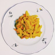 Пенне с тыквой, овощами и креветками