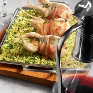 Перепелки с шалфеем и беконом