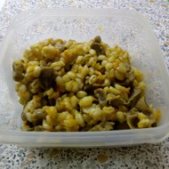 Перловая каша с куриными желудками в мультиварке