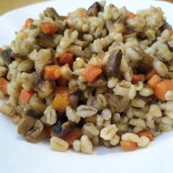 Перловка с грибами и морковью