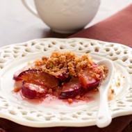 Персиково-черничный крамбл