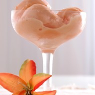 Персиковое йогуртовое мороженое