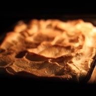 Песочный пирог с ягодами и творогом