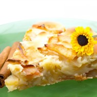 Пицца с яблоками и корицей