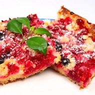 Пицца с ягодами
