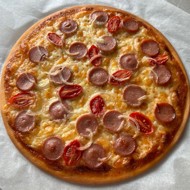 Пицца с сосисками