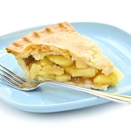 Пирог из песочного теста с зелеными яблоками