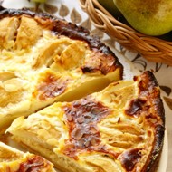 Пирог с грушами и фундуком