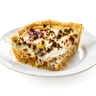 Пирог с консервированной рыбой и капустой