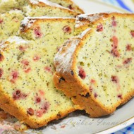 Пирог с красной смородиной и маком