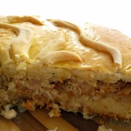 Пирог с квашеной капустой и рыбными консервами