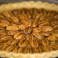 Пирог с орехами пекан, тростниковым сиропом и ромом