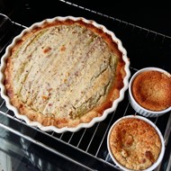 Пирог с ревнем и миндалем