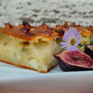 Пирог с виноградом и сыром дорблю