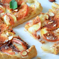 Пирог с яблоками и заварным кремом