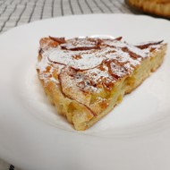 Пирог с яблоками на кефире