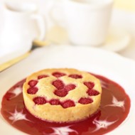 Пирог творожный с малиной