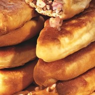 Пирожки с квашеной капустой и утиными шкварками