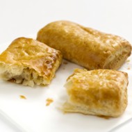 Пирожки с тунцом и соусом гуакамоле