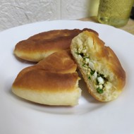 Пирожки с яйцом и зеленым луком