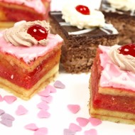 Пирожные с клюквой