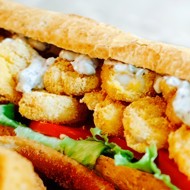 По-бой сендвич с устрицами