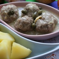 Подкопченные котлетки с каперсами