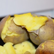 Поджаренный картофель с чесноком