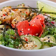 Поке с лососем и соусом никкей