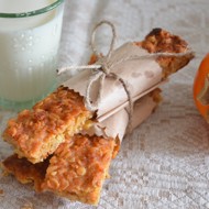 Полоски из овсянки с хурмой