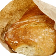 Постный хлеб из спельтовой муки с луком