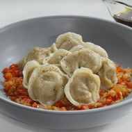 Постные пельмени с тыквой и кедровыми орешками